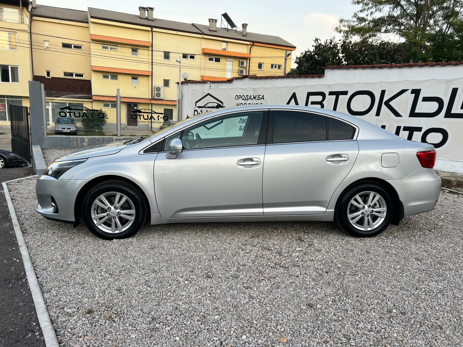 Toyota Avensis 1.8-FULL - изображение 8