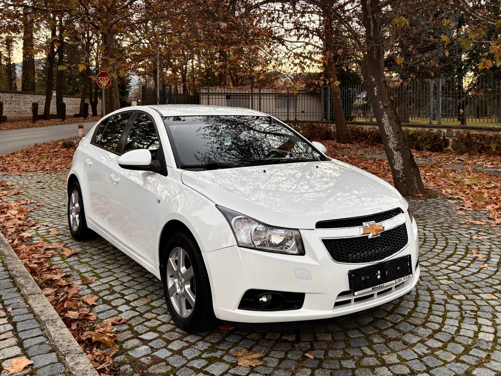 Chevrolet Cruze 1.6i Навигация* 108 000км*  - изображение 2