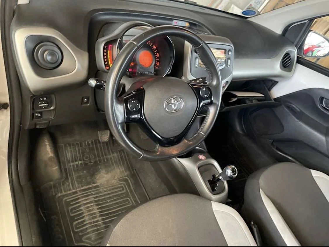 Toyota Aygo 1.0 Automatic  - изображение 7