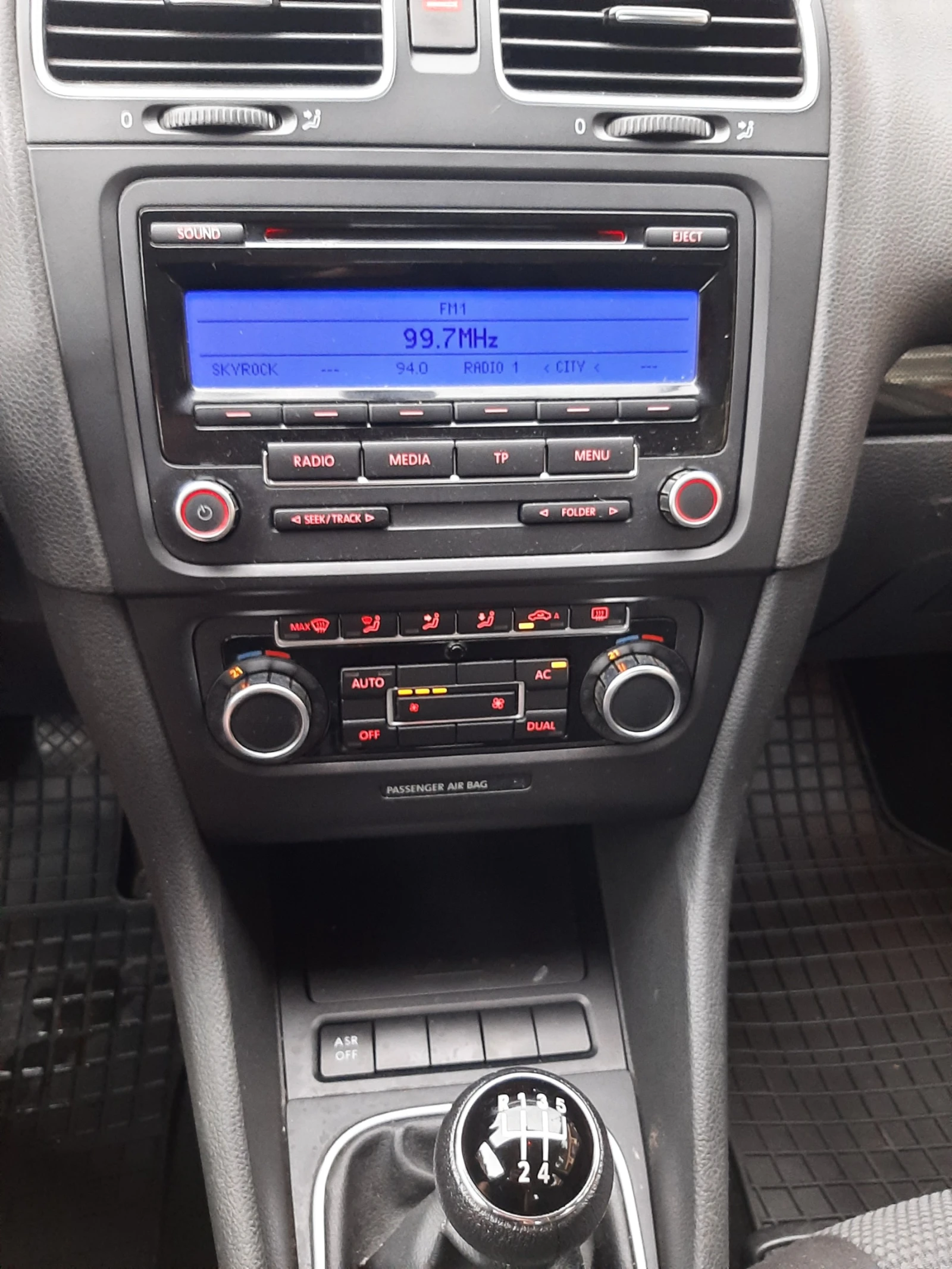 VW Golf 1.6 TDi | Mobile.bg   11