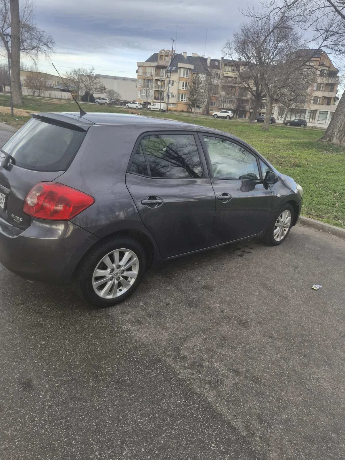 Toyota Auris  - изображение 3