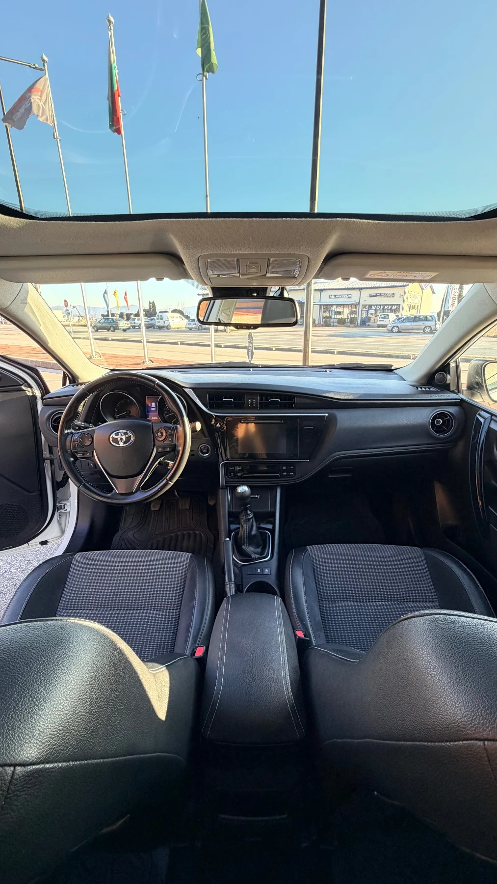 Toyota Auris 116к.с.;ПАНОРАМА;ПОДГРЕВ;ДИСТРОНИК;Keyless-Go - изображение 8