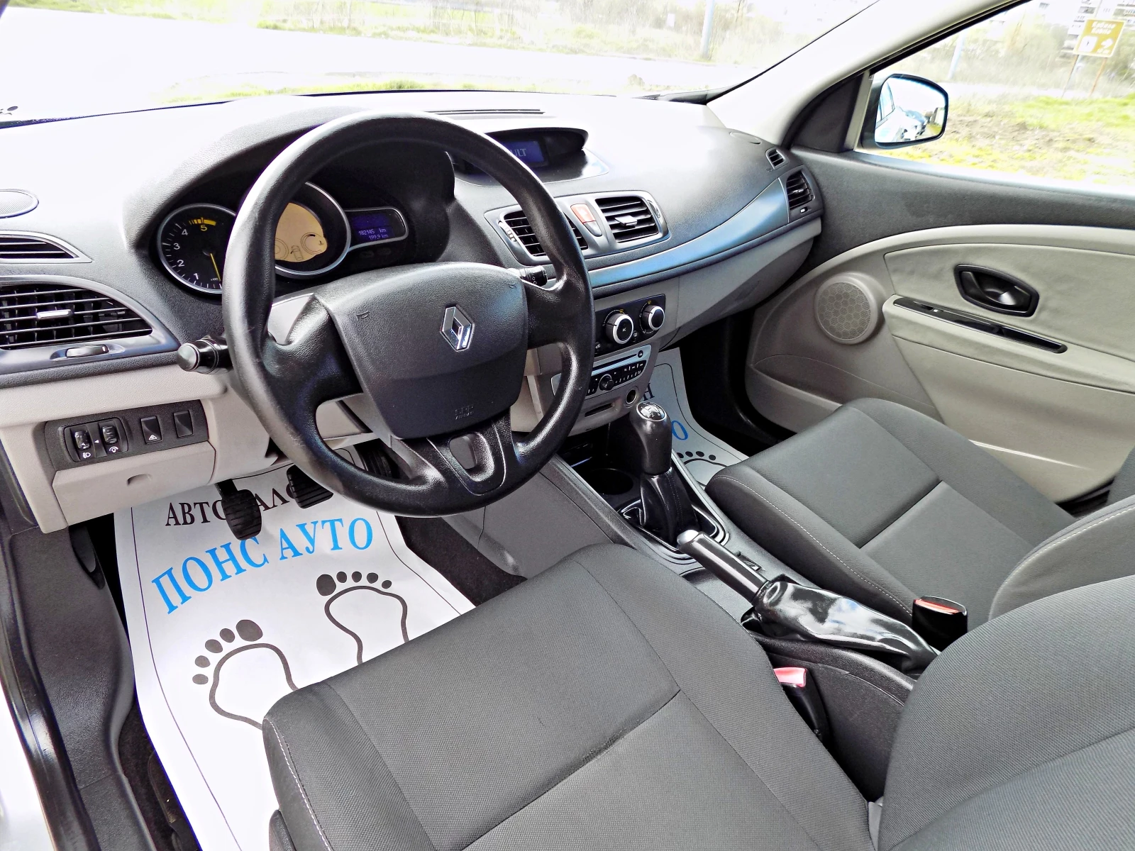 Renault Megane 1.5dCi/90к.с./КЛИМА, снимка 7 - Автомобили и джипове - 53773977