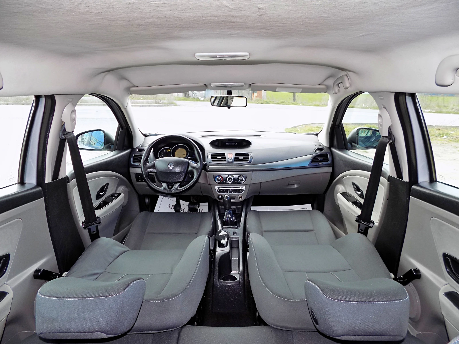 Renault Megane 1.5dCi/90к.с./КЛИМА, снимка 8 - Автомобили и джипове - 53773977