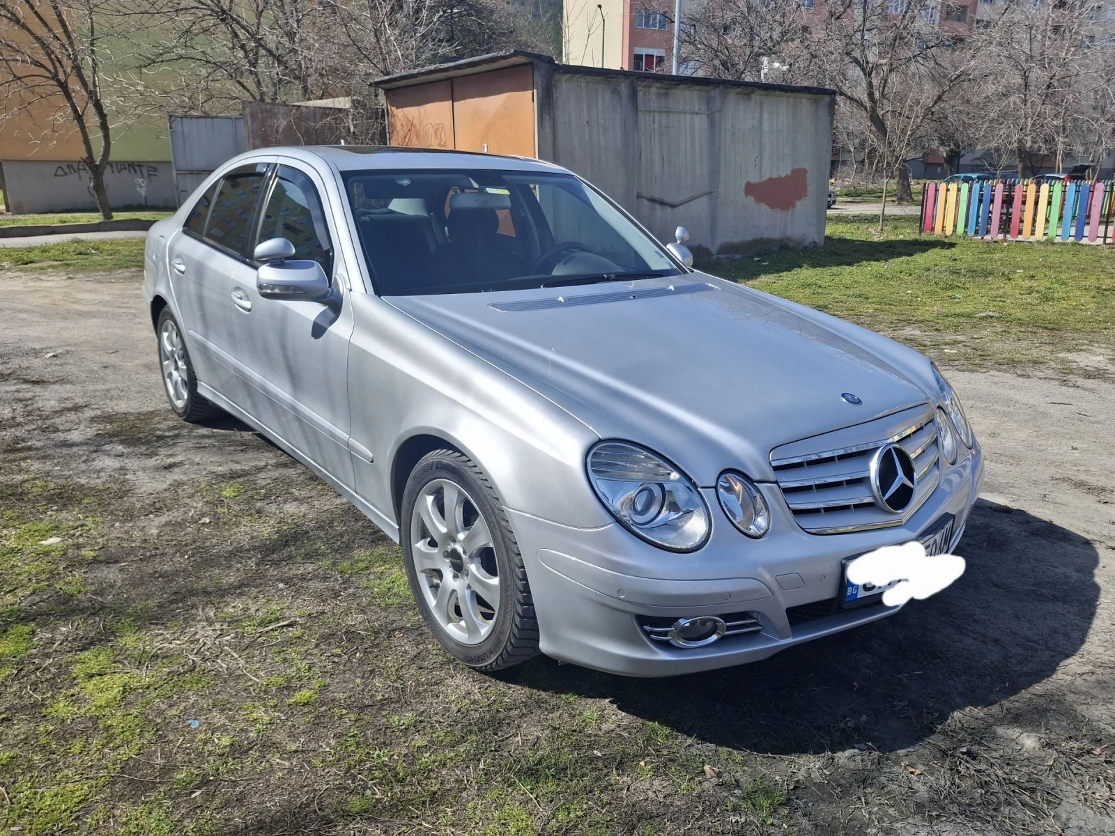 Mercedes-Benz E 220, снимка 3 - Автомобили и джипове - 53851848