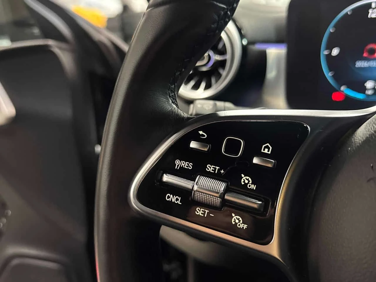 Mercedes-Benz CLA * 250 * CARFAX * ЦЕНА ДО БГ, снимка 14 - Автомобили и джипове - 54001775