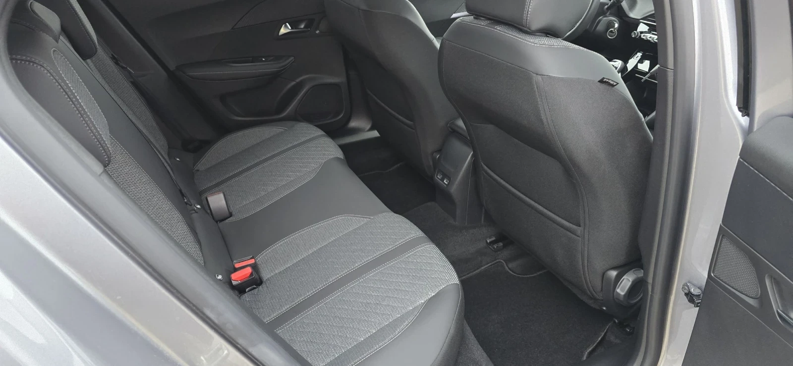 Peugeot 2008 Line Up ACTIVE PACK 1.2 PureTech, снимка 15 - Автомобили и джипове - 54329322