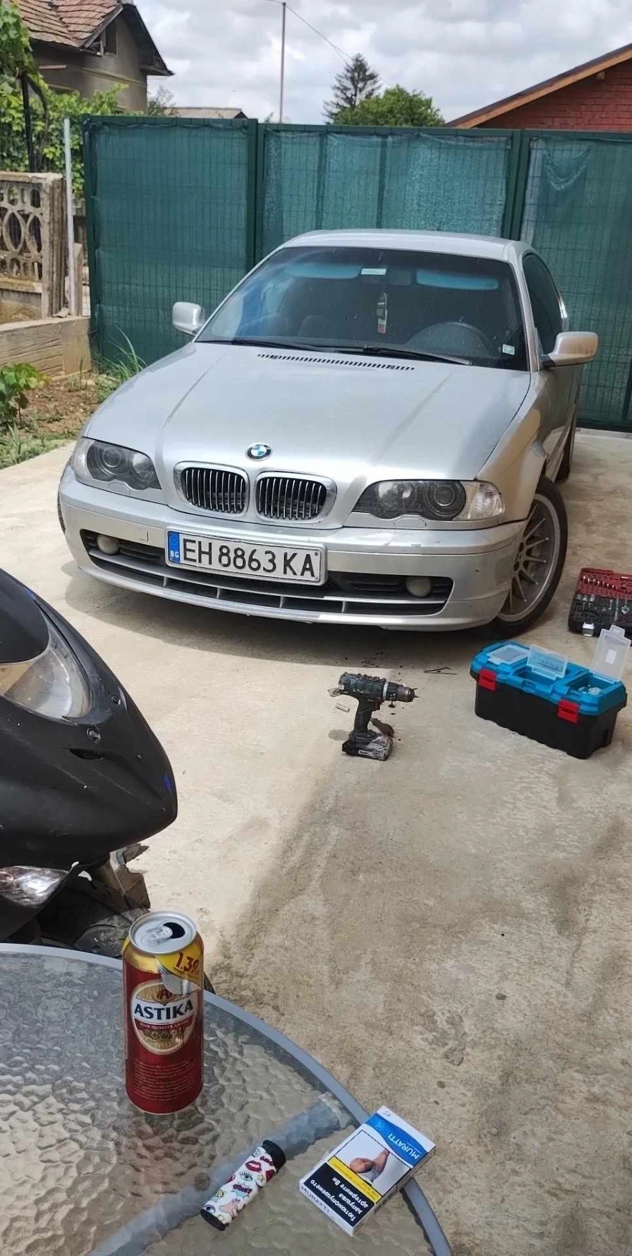BMW 323