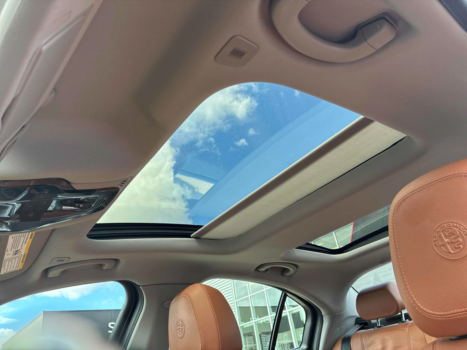 Alfa Romeo Giulia * * CARFAX * * АВТО КРЕДИТ * * Цена до БГ * * , снимка 13 - Автомобили и джипове - 54512821