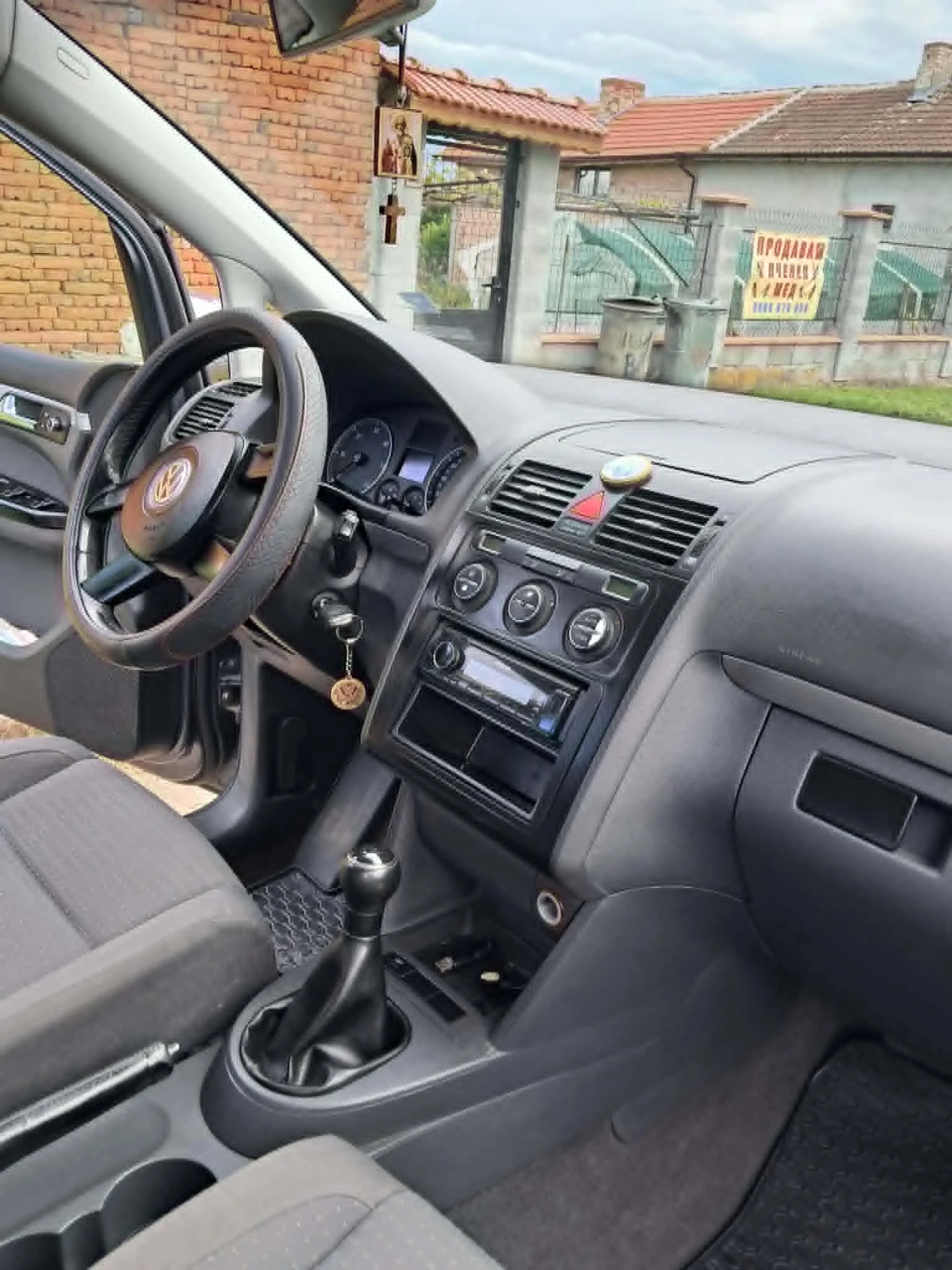 VW Touran 2.0тди, снимка 9 - Автомобили и джипове - 54566741