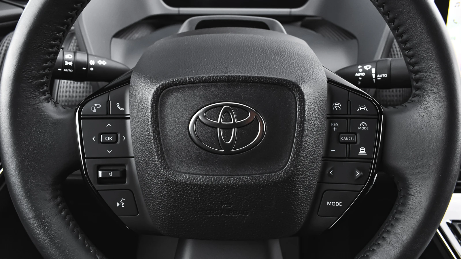 Toyota bZ4X Executive 71.4 kWh BEV, снимка 9 - Автомобили и джипове - 54633601