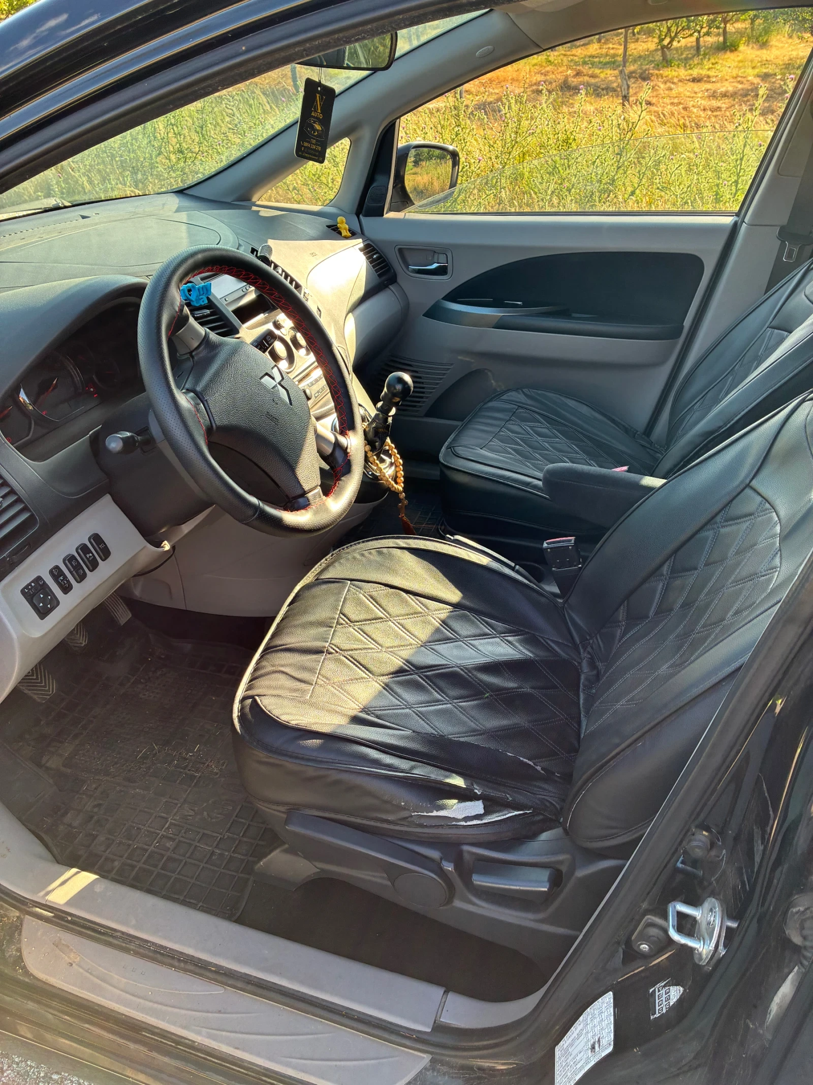 Mitsubishi Grandis, снимка 8 - Автомобили и джипове - 55195219