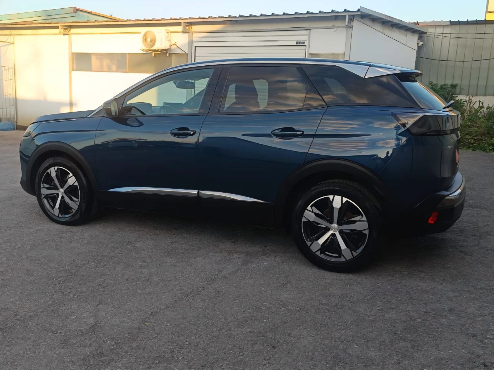 Peugeot 3008 НОВИЯ АВТОМАТ PREMIUM 2024Г., снимка 6 - Автомобили и джипове - 55450522