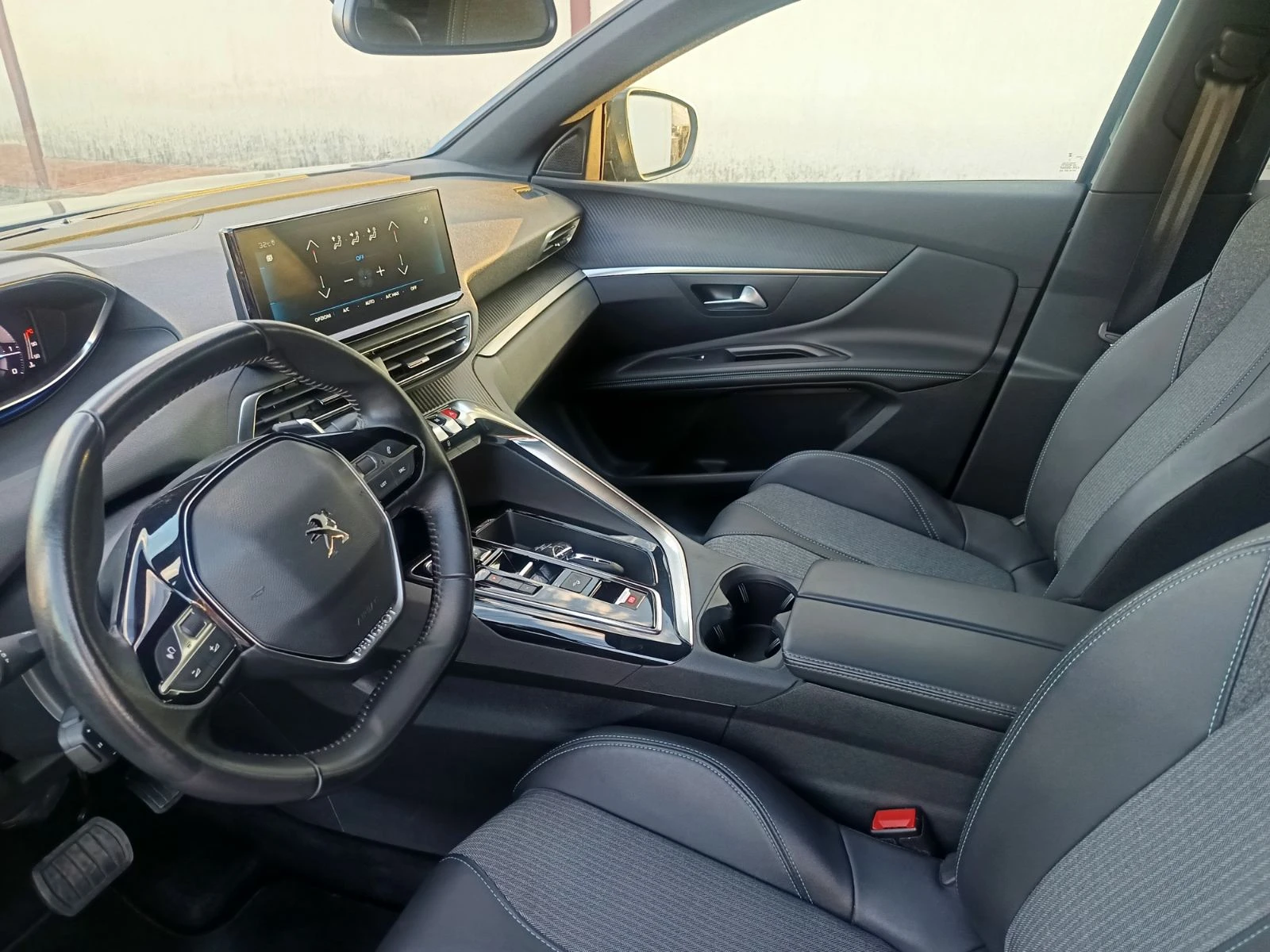 Peugeot 3008 НОВИЯ АВТОМАТ PREMIUM 2024Г., снимка 9 - Автомобили и джипове - 55450522
