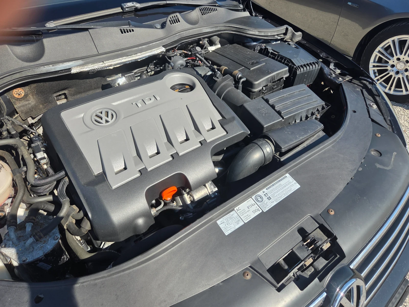 VW Passat 2.0 TDI, снимка 14 - Автомобили и джипове - 55502624