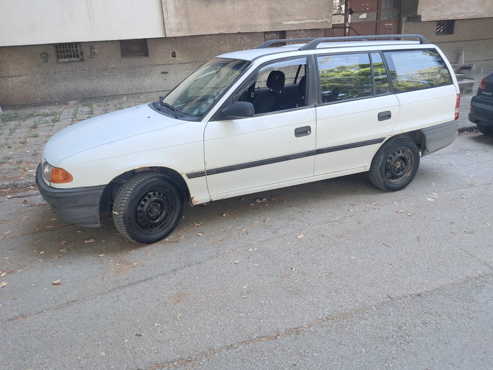Opel Astra, снимка 2 - Автомобили и джипове - 56014575