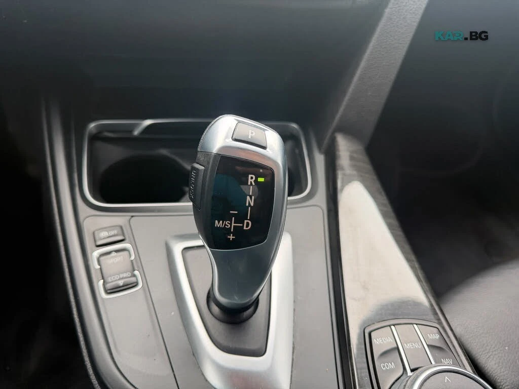 BMW 330 xDrive* КОЖА* НАВИ* КАМЕРА, снимка 17 - Автомобили и джипове - 56256409