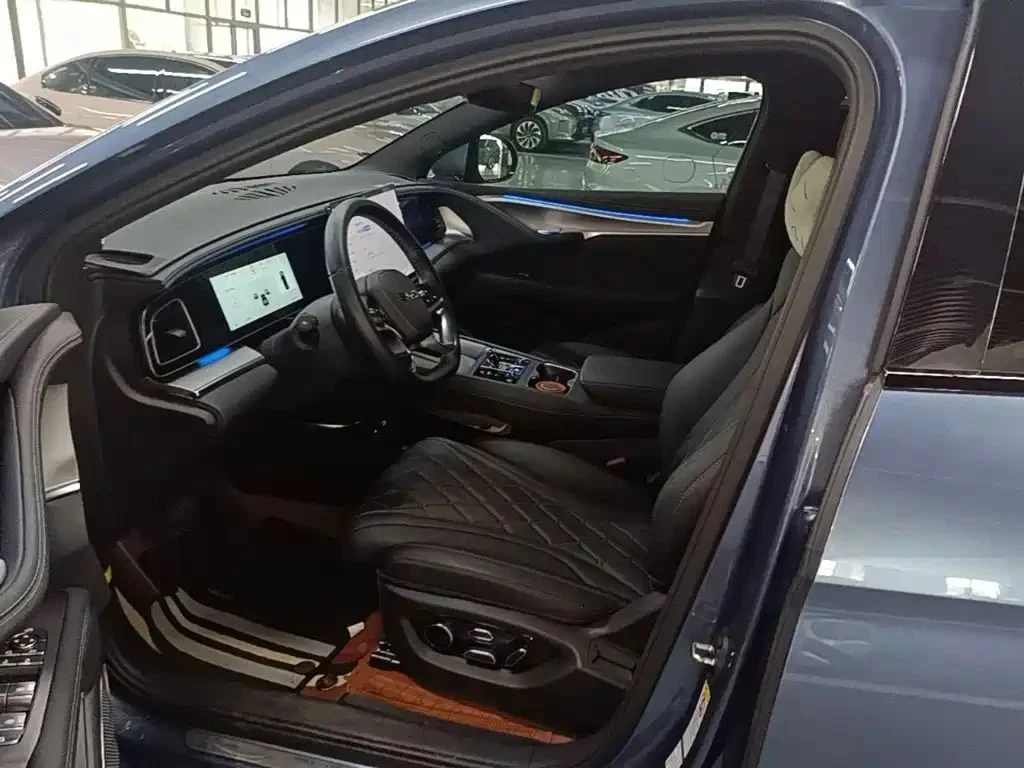 BYD Sealion 7, снимка 9 - Автомобили и джипове - 56710964