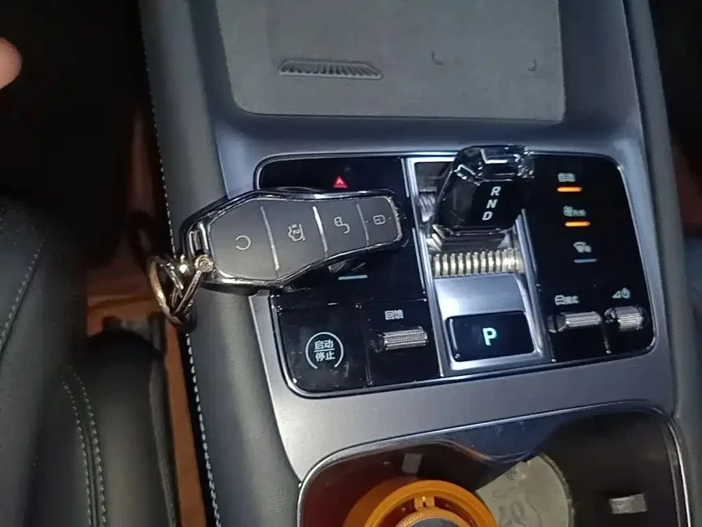 BYD Sealion 7, снимка 14 - Автомобили и джипове - 56710964