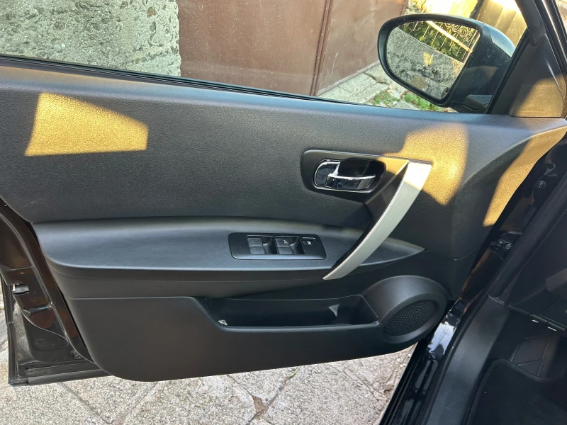Nissan Qashqai, снимка 5 - Автомобили и джипове - 52393461