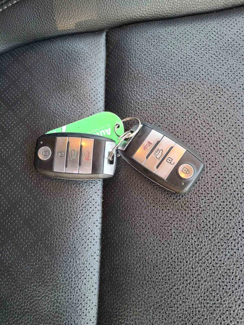 Kia Stonic, снимка 10 - Автомобили и джипове - 52774265