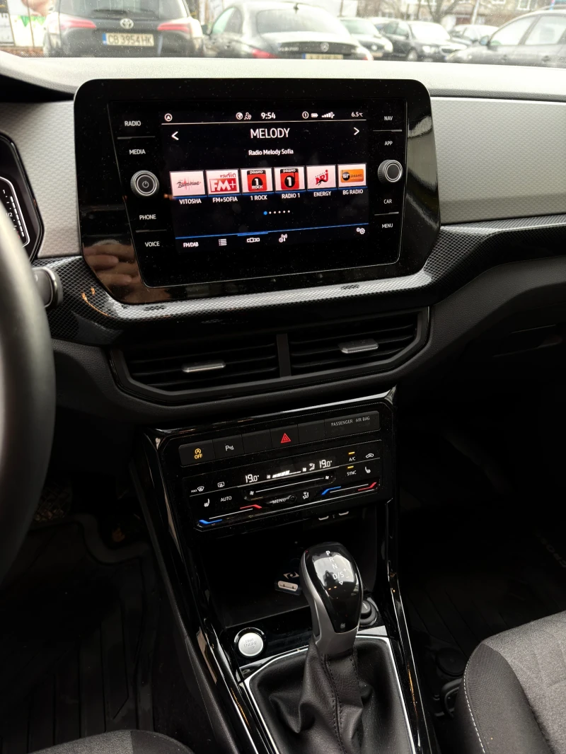 VW T-Cross, снимка 14 - Автомобили и джипове - 53042752