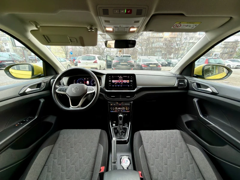 VW T-Cross, снимка 12 - Автомобили и джипове - 53042752