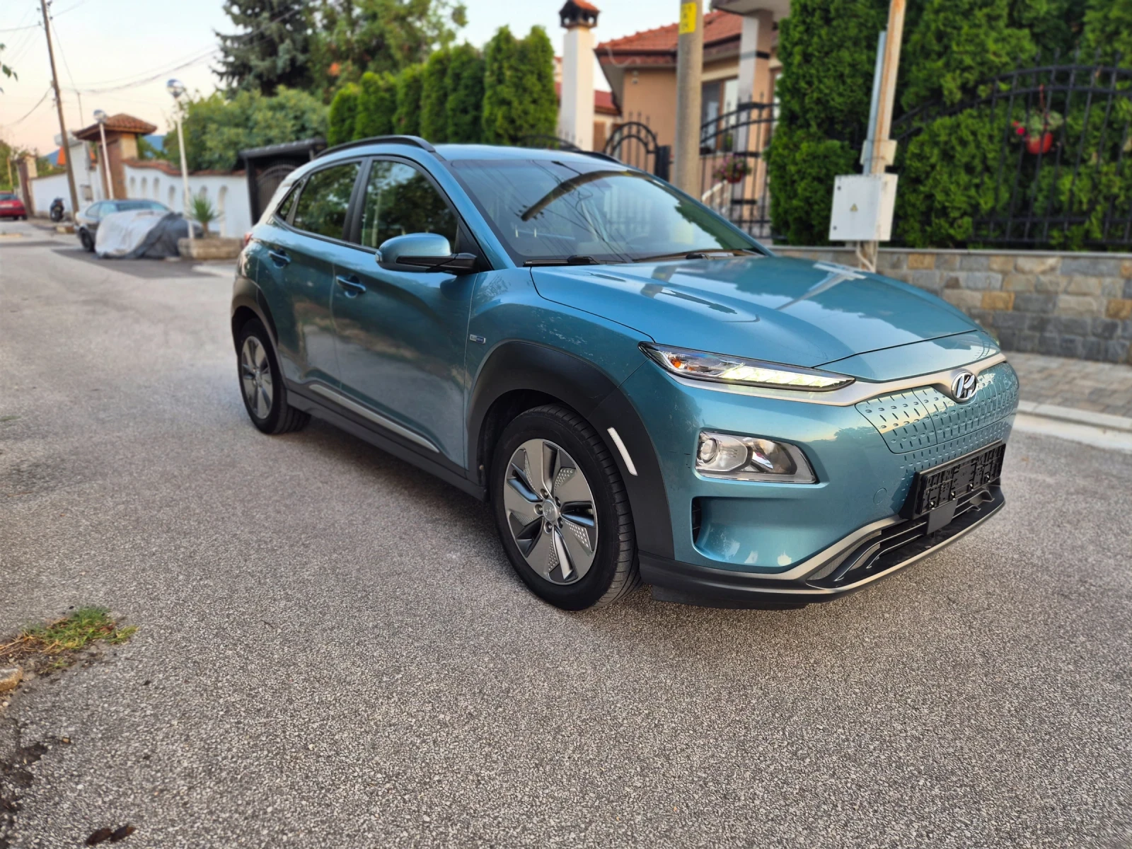 Hyundai Kona 64 kWh/204кс/20г/Термо помпа - изображение 2