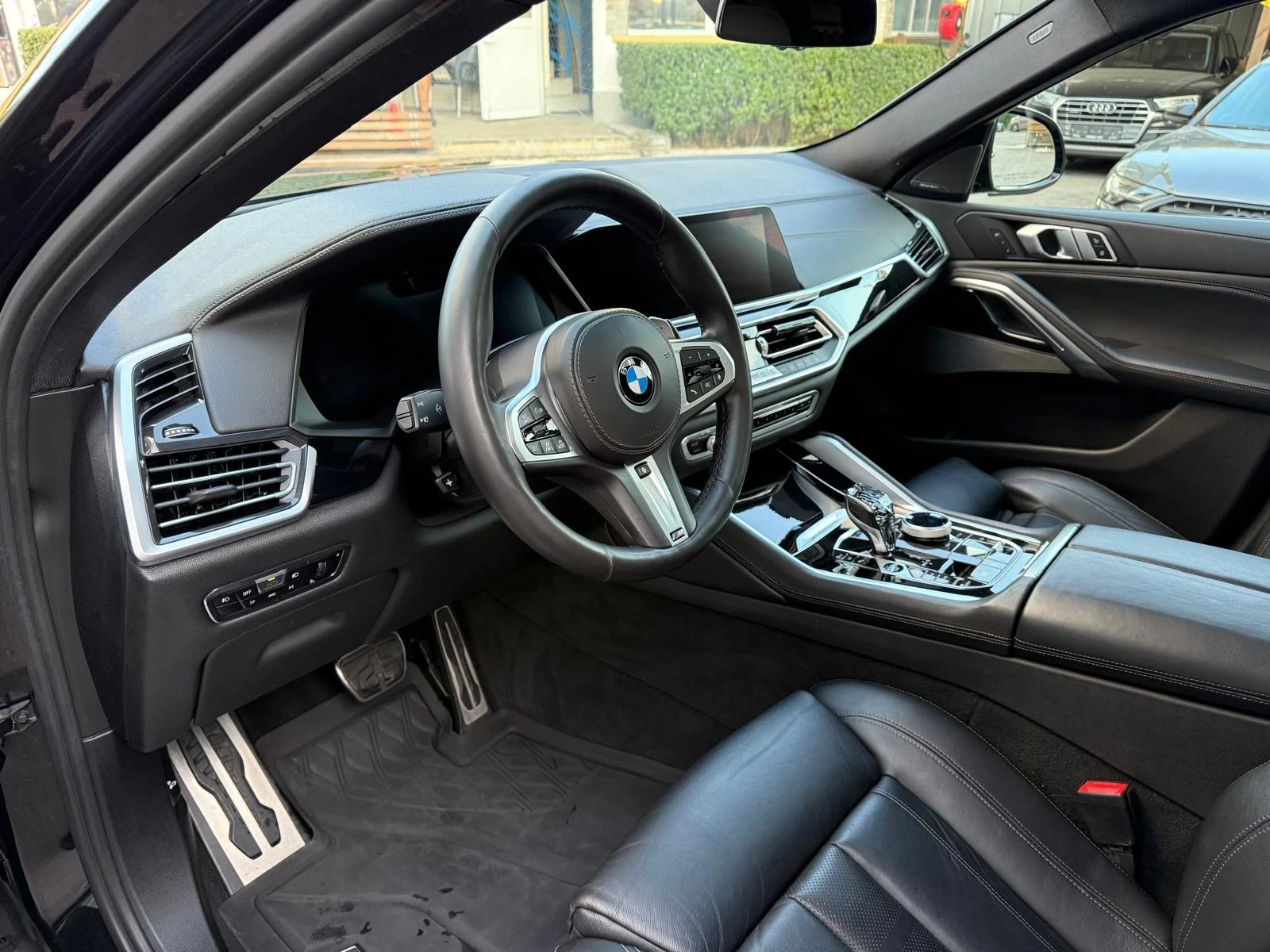 BMW X6 40i xDrive M-Pack - изображение 8