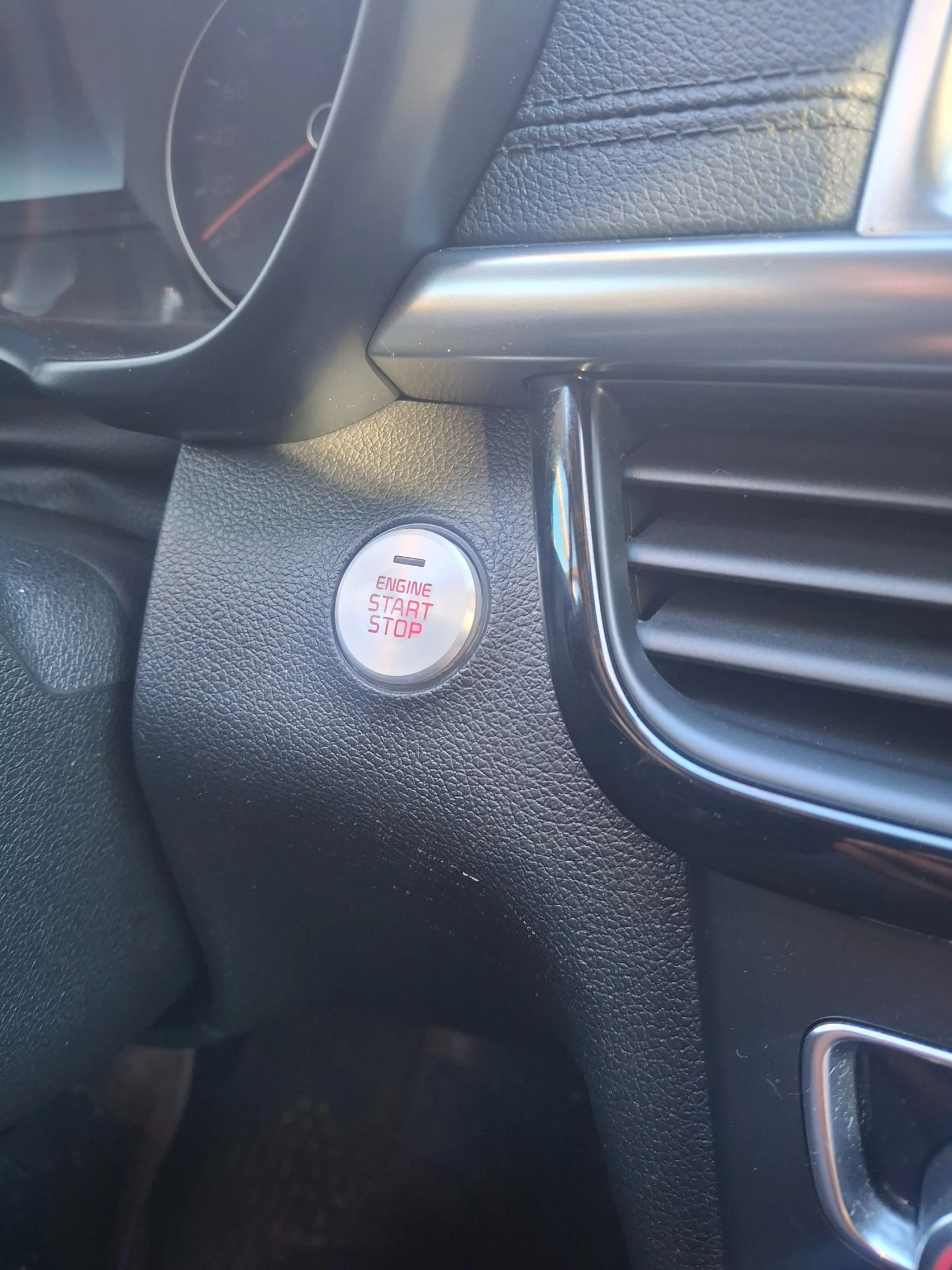 Kia Stonic  - изображение 7