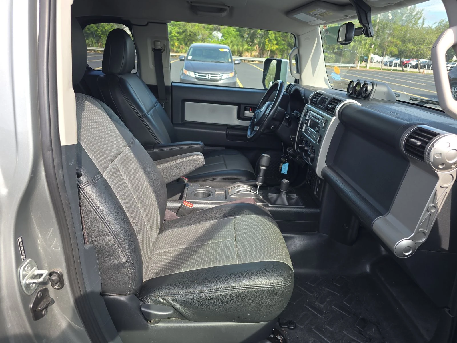 Toyota Fj cruiser 2012 Toyota FJ Cruiser wRear Doors | Mobile.bg   14