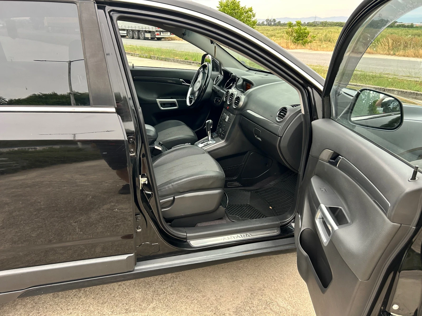 Opel Antara, снимка 13 - Автомобили и джипове - 55365600