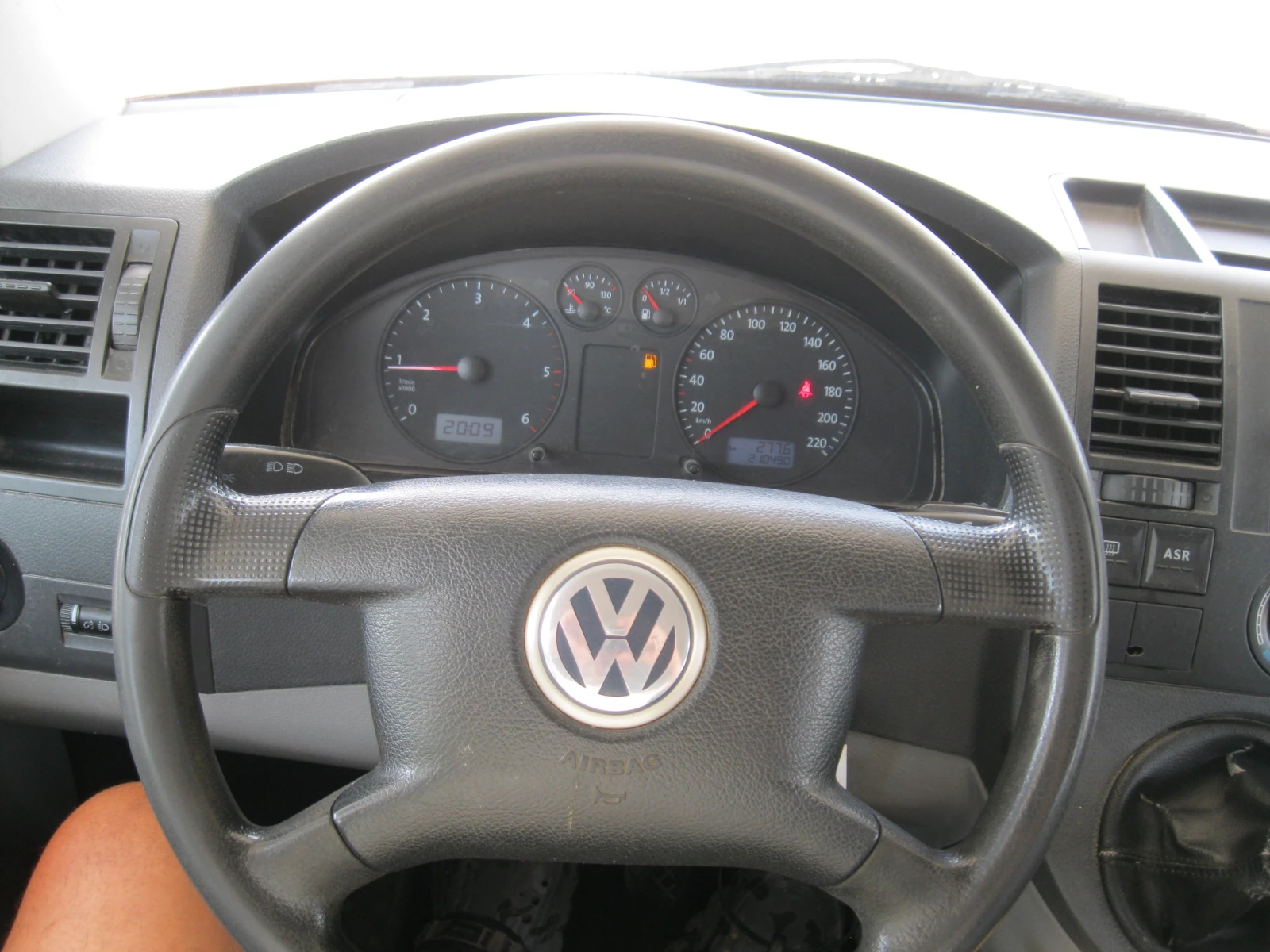 VW T5 1.9 -105 ks, снимка 17 - Бусове и автобуси - 55874333
