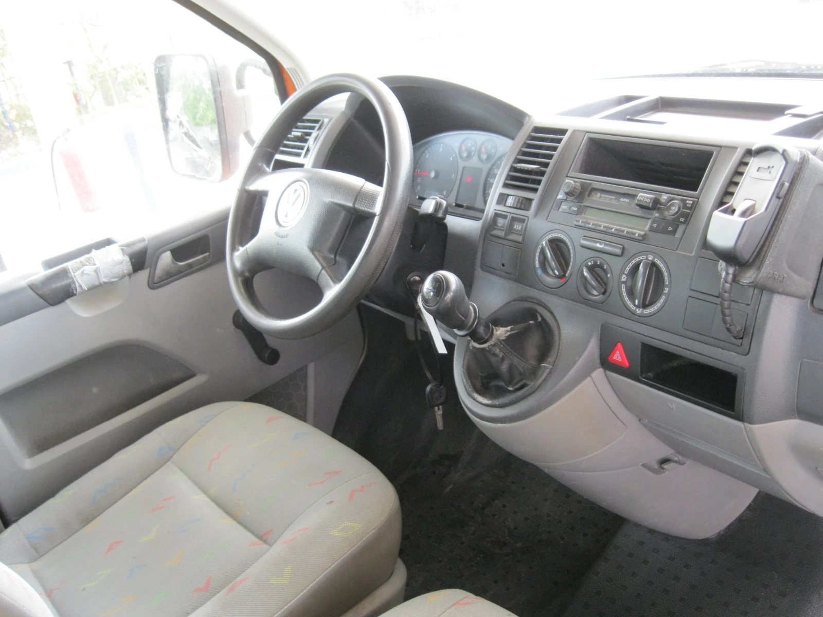 VW T5 1.9 -105 ks, снимка 14 - Бусове и автобуси - 55874333