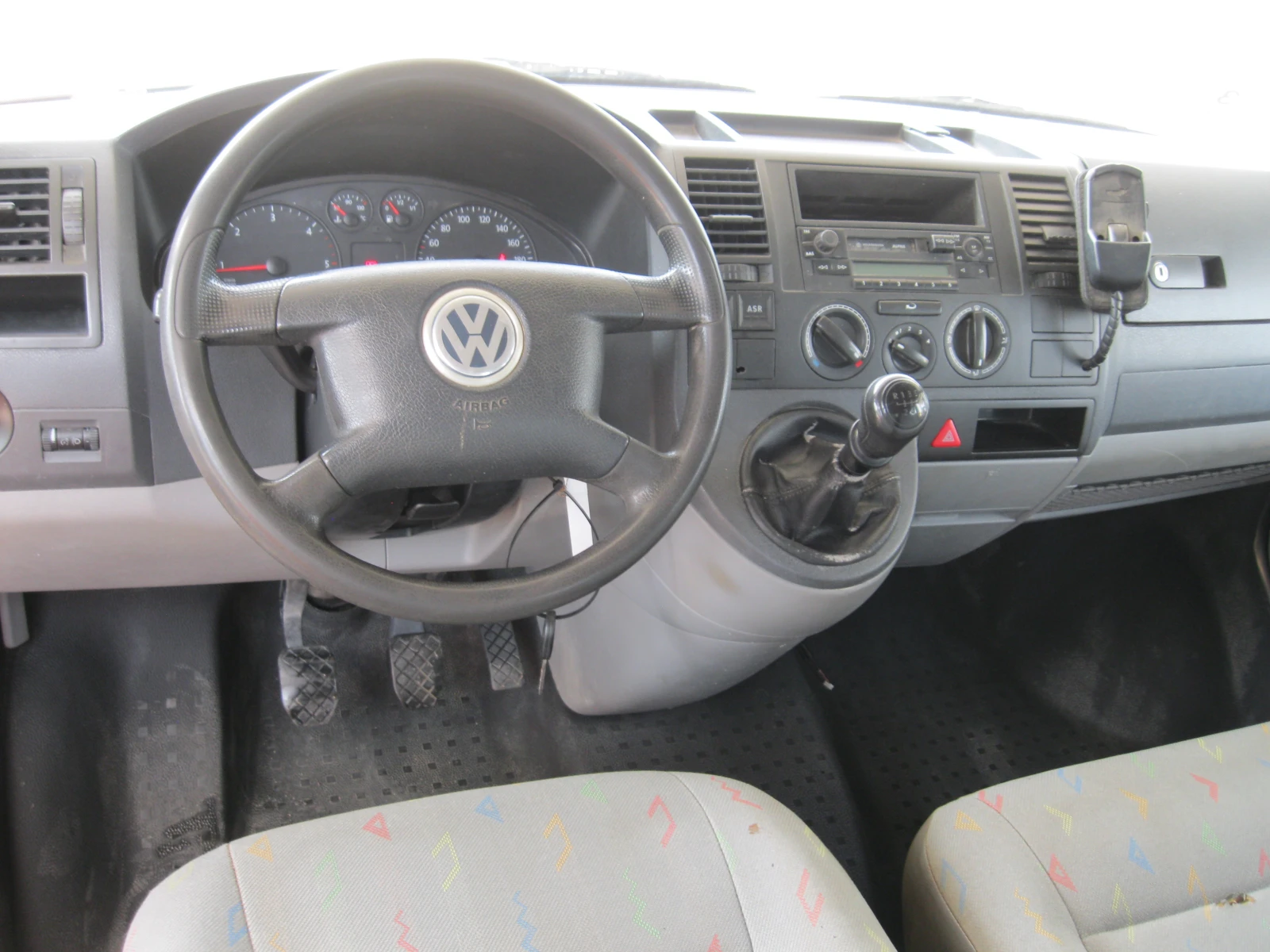 VW T5 1.9 -105 ks, снимка 11 - Бусове и автобуси - 55874333