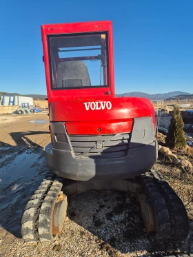 Багер Volvo ECR38, снимка 6