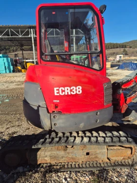 Багер Volvo ECR38, снимка 3