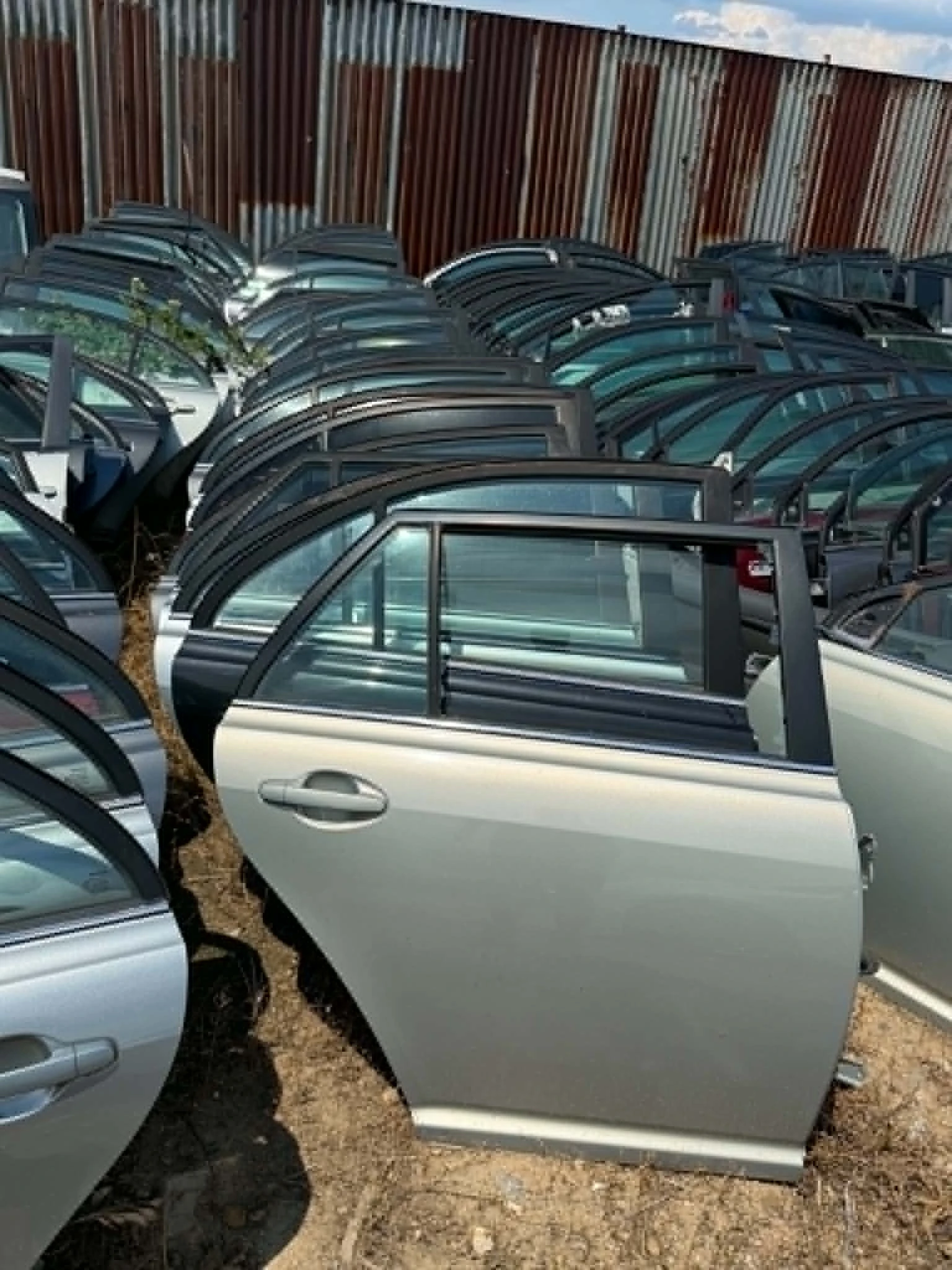 Предни и задни врати за Toyota Avensis 2003-2008г , седан , комби хечбег  , снимка 4 - Части - 54868289