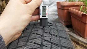 Гуми Зимни 215/65R16, снимка 5