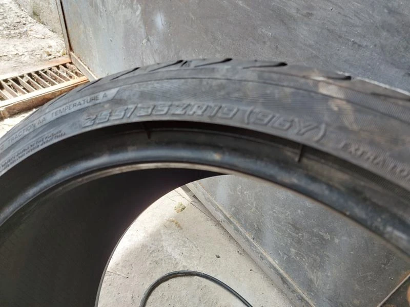 Гуми Летни 255/35R19, снимка 7 - Гуми и джанти - 36802387