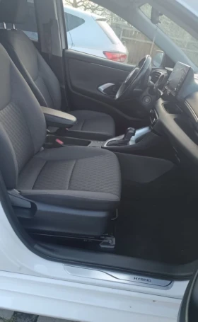 Toyota Yaris Hybrid , снимка 14