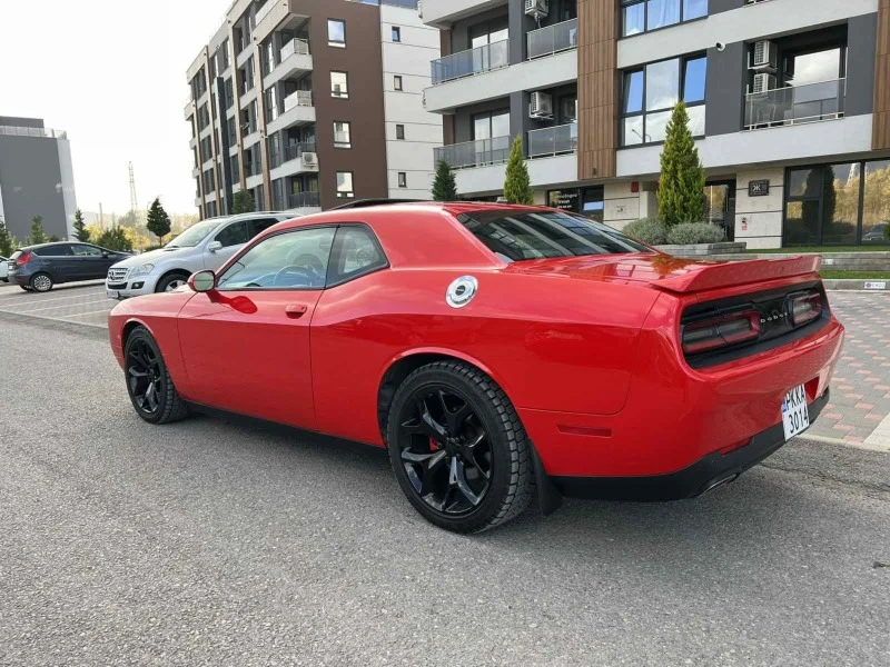 Dodge Challenger 3.6 L SXT Plus, снимка 8 - Автомобили и джипове - 47637351