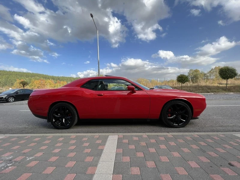 Dodge Challenger 3.6 L SXT Plus, снимка 6 - Автомобили и джипове - 47637351