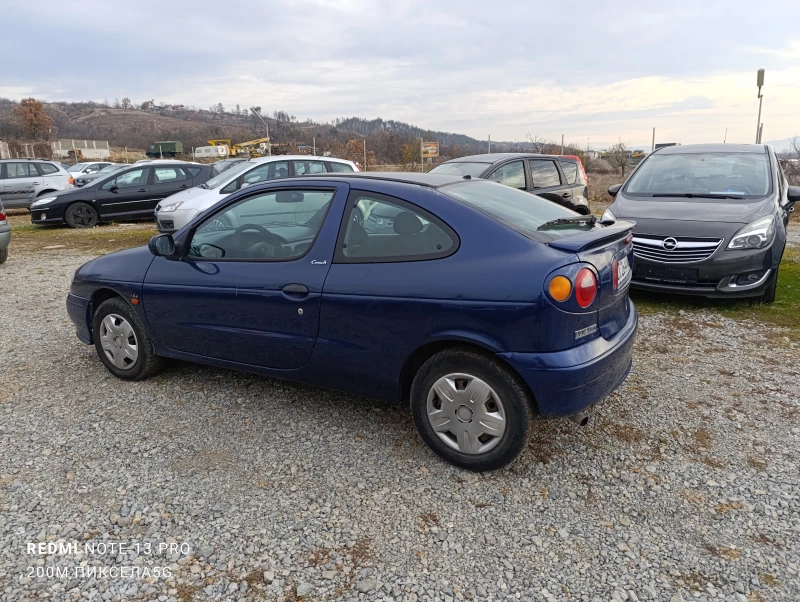 Renault Megane 1.6i 90k.c., снимка 4 - Автомобили и джипове - 47702330