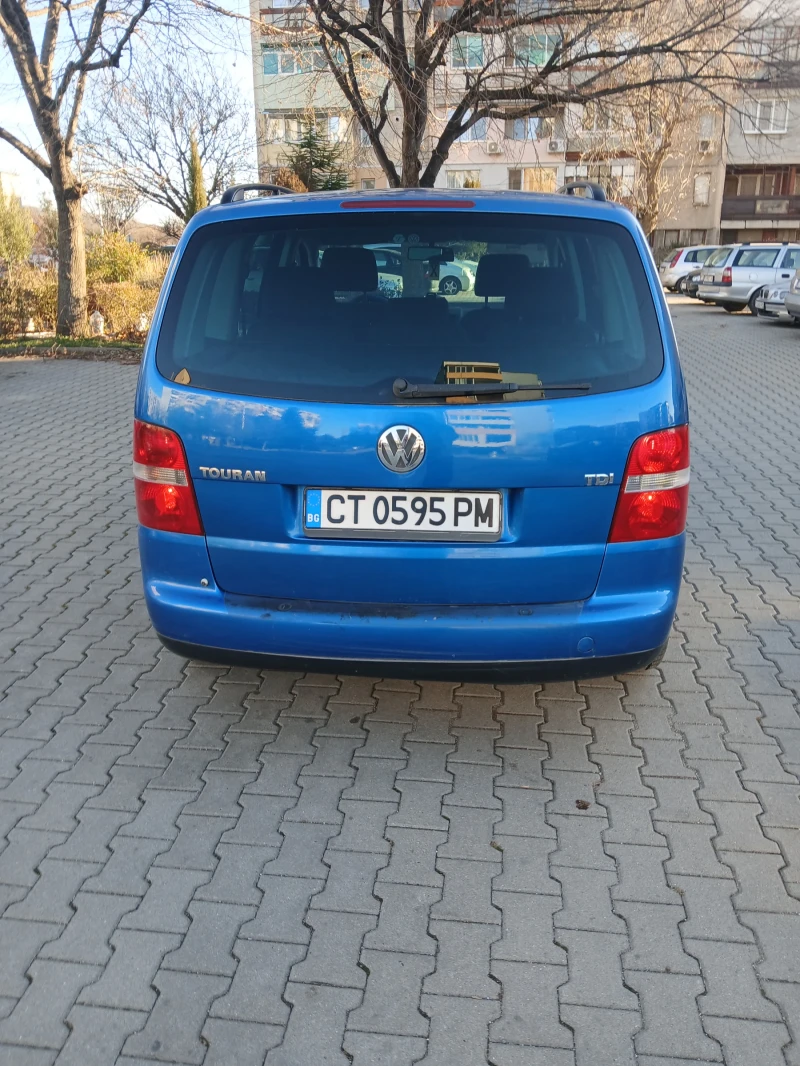 VW Touran, снимка 4 - Автомобили и джипове - 48363107