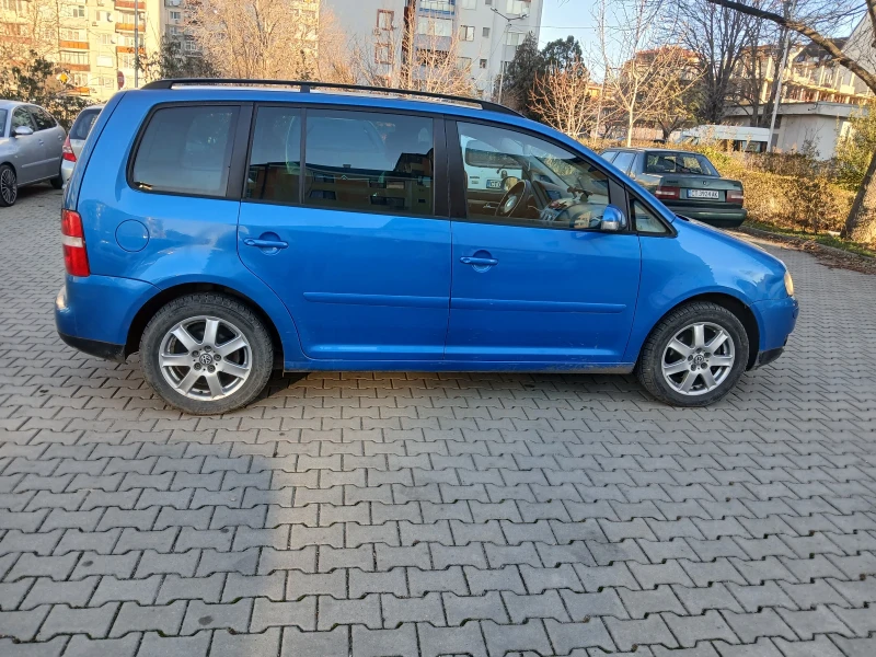 VW Touran, снимка 2 - Автомобили и джипове - 48363107