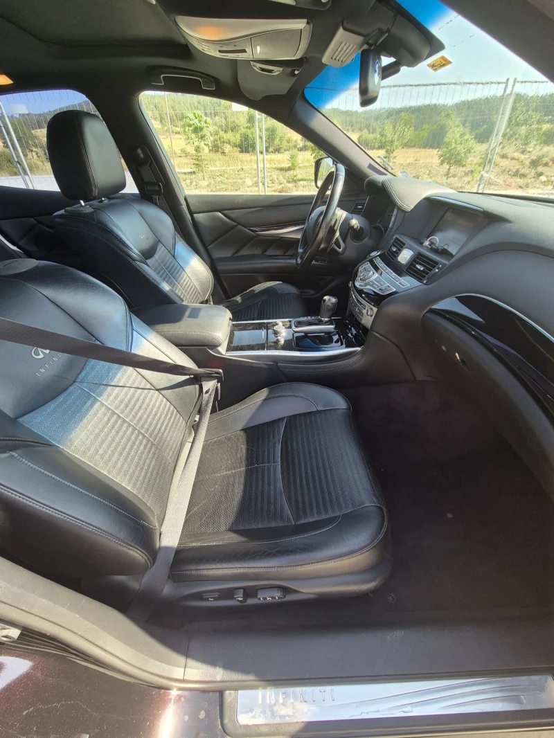 Infiniti M 3.0, снимка 11 - Автомобили и джипове - 48367419