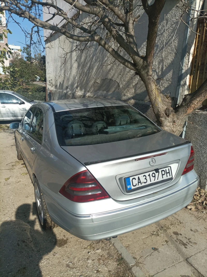 Mercedes-Benz C 220, снимка 3 - Автомобили и джипове - 48867337