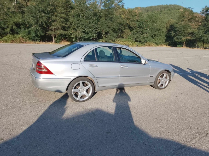 Mercedes-Benz C 220, снимка 6 - Автомобили и джипове - 48867337