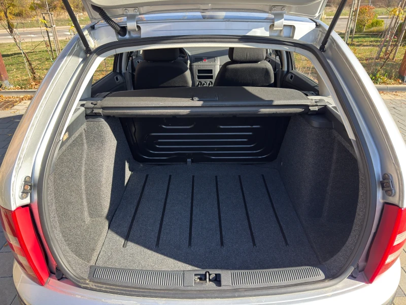 Skoda Fabia, снимка 14 - Автомобили и джипове - 52530523